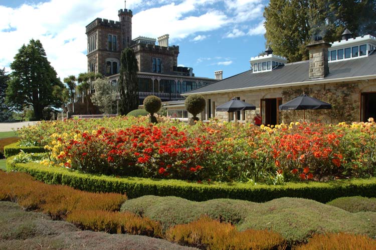 DUDLarnach-Castle-Azaleas