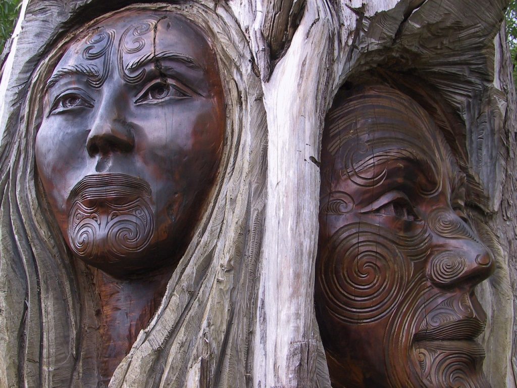 maori wood carving